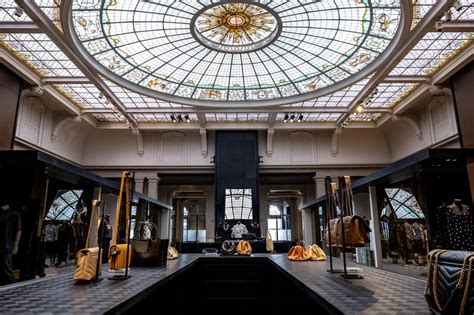 versace winkel antwerpen|Verso.